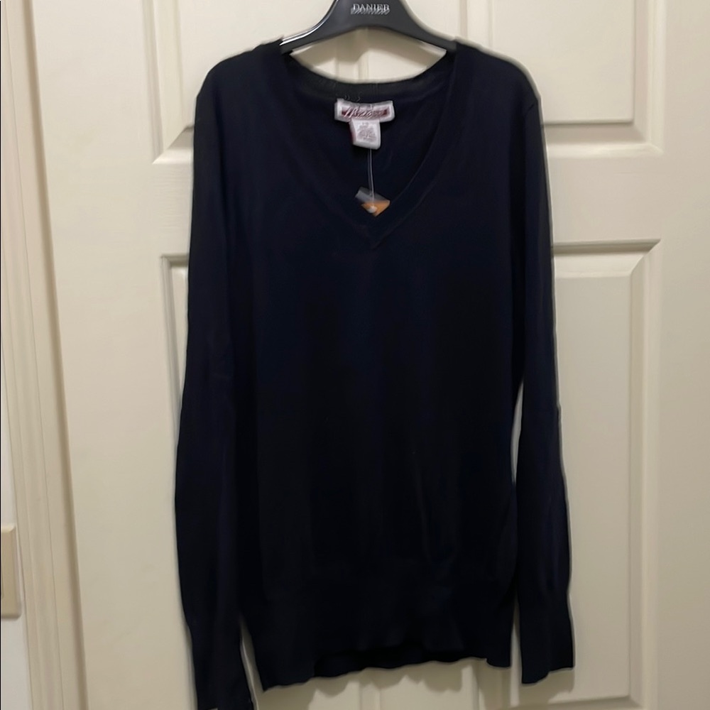 Midtown Black V-Neck Sweater (sz lg)